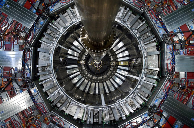 1424 В Китая хотят построить мощнейший лептонный коллайдер